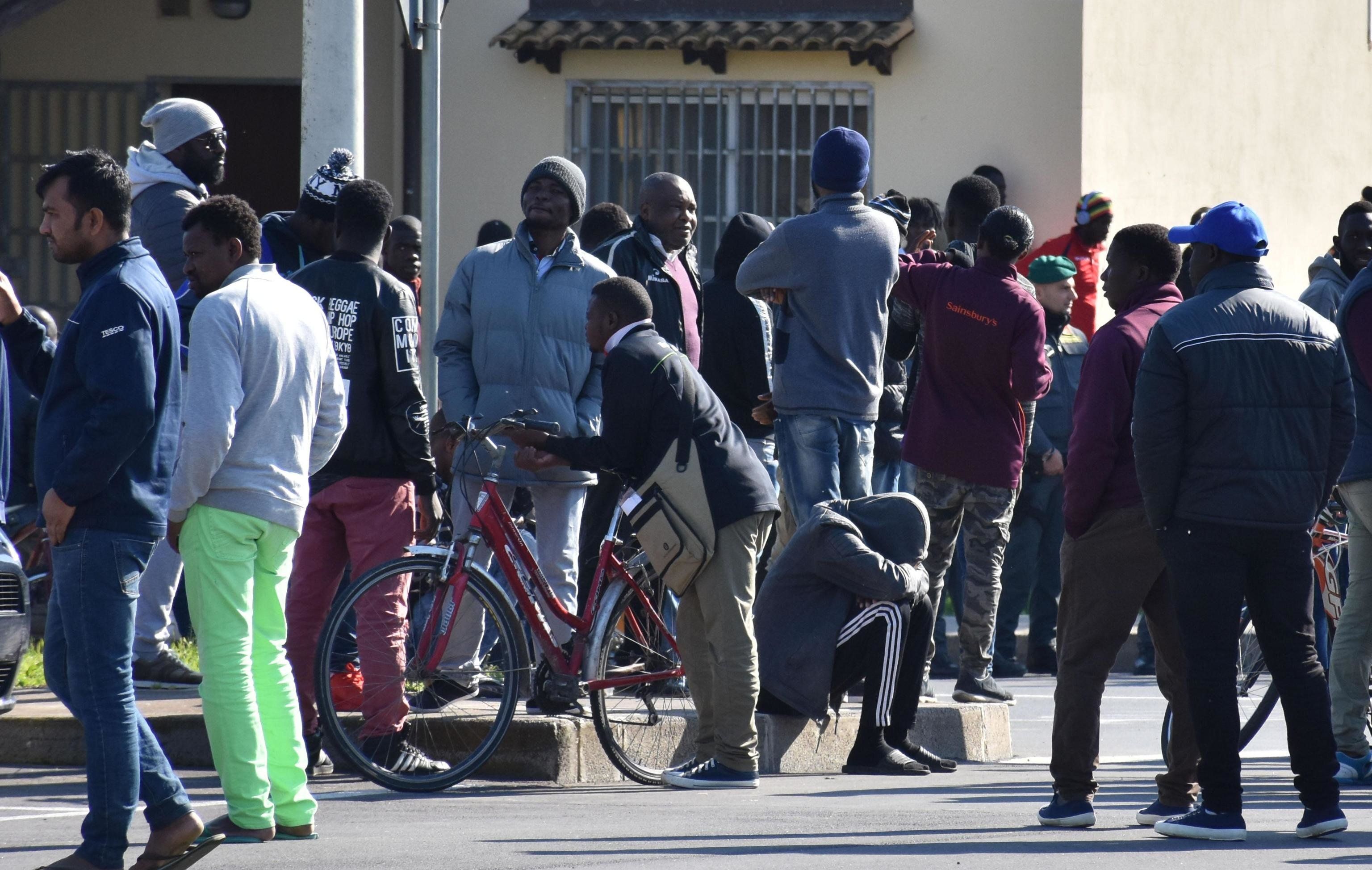 Dalle violenze sessuali agli omicidi. Centri per immigrati allo sbando