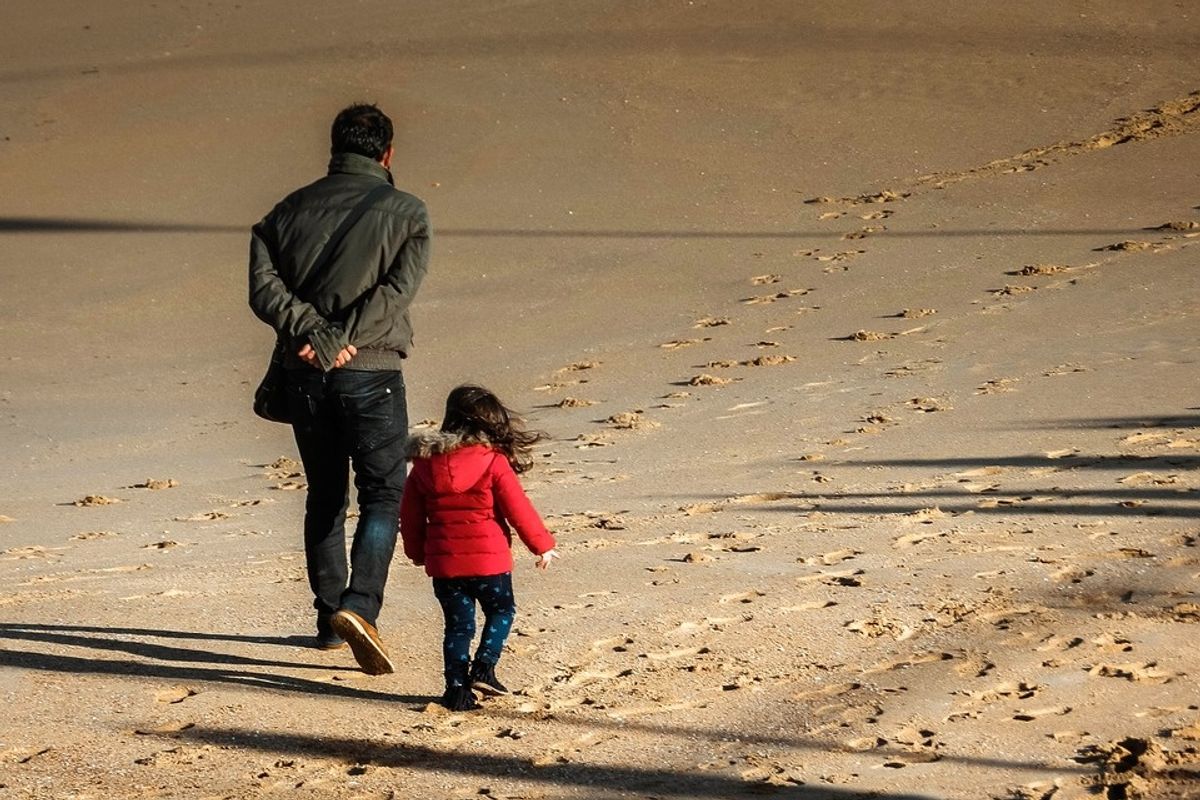 Leila, la bambina mai riconosciuta ha trovato un padre ma non un papà