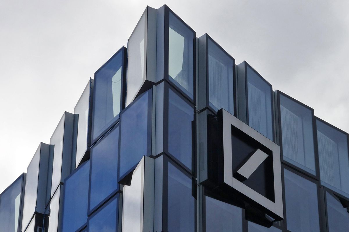 Deutsche Bank cambia pelle e capo: vuole tornare a fare la vecchia banca