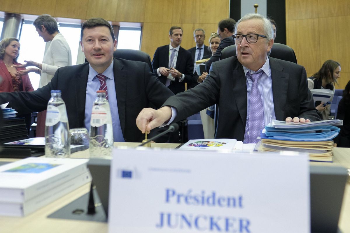 Dietro Juncker c’è un tedesco che tira i fili Ue