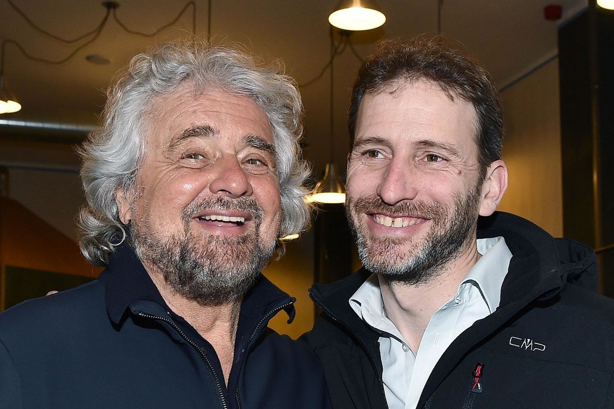 Addio al limite del doppio mandato: il M5s dà la pistola carica a Di Maio
