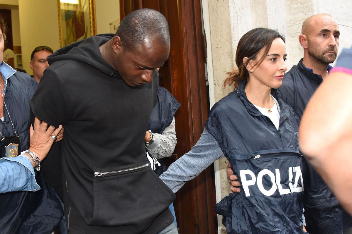Minori sequestrate e violentate dal branco immigrato