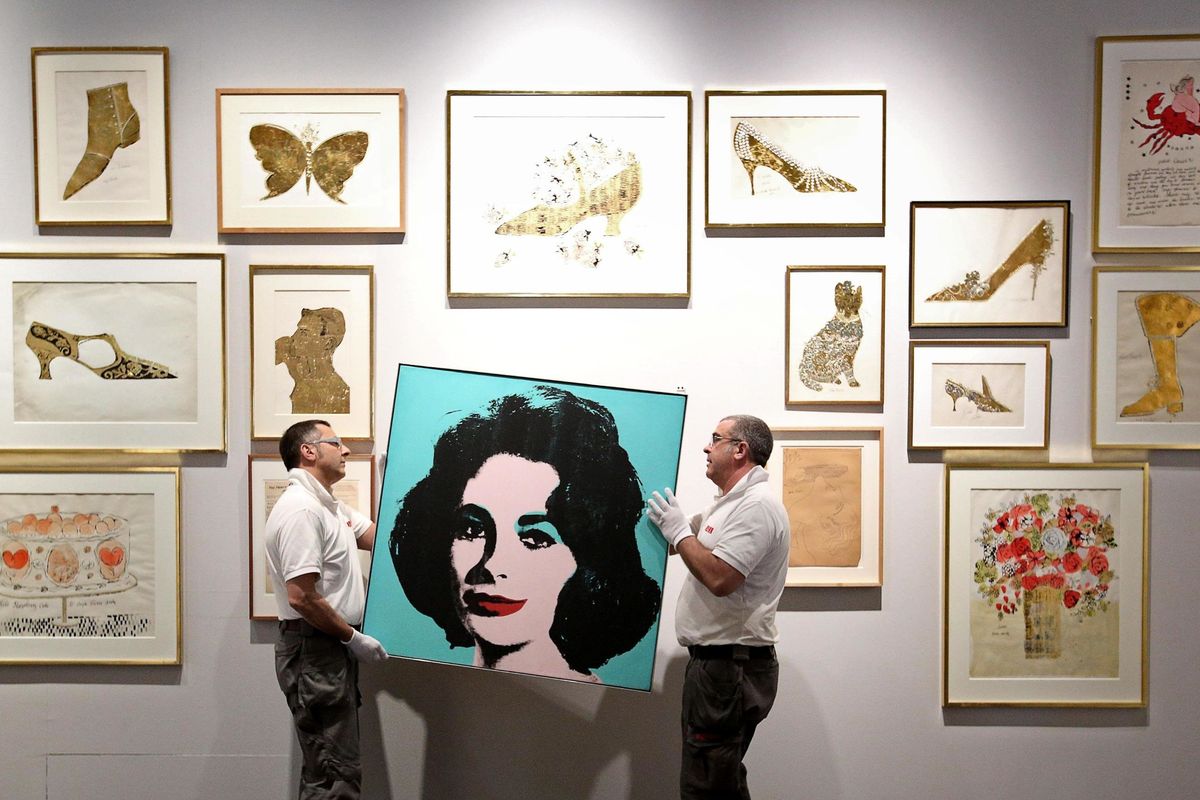 La Biancaneve ribelle dai sette mariti che collezionava bottiglie e diamanti