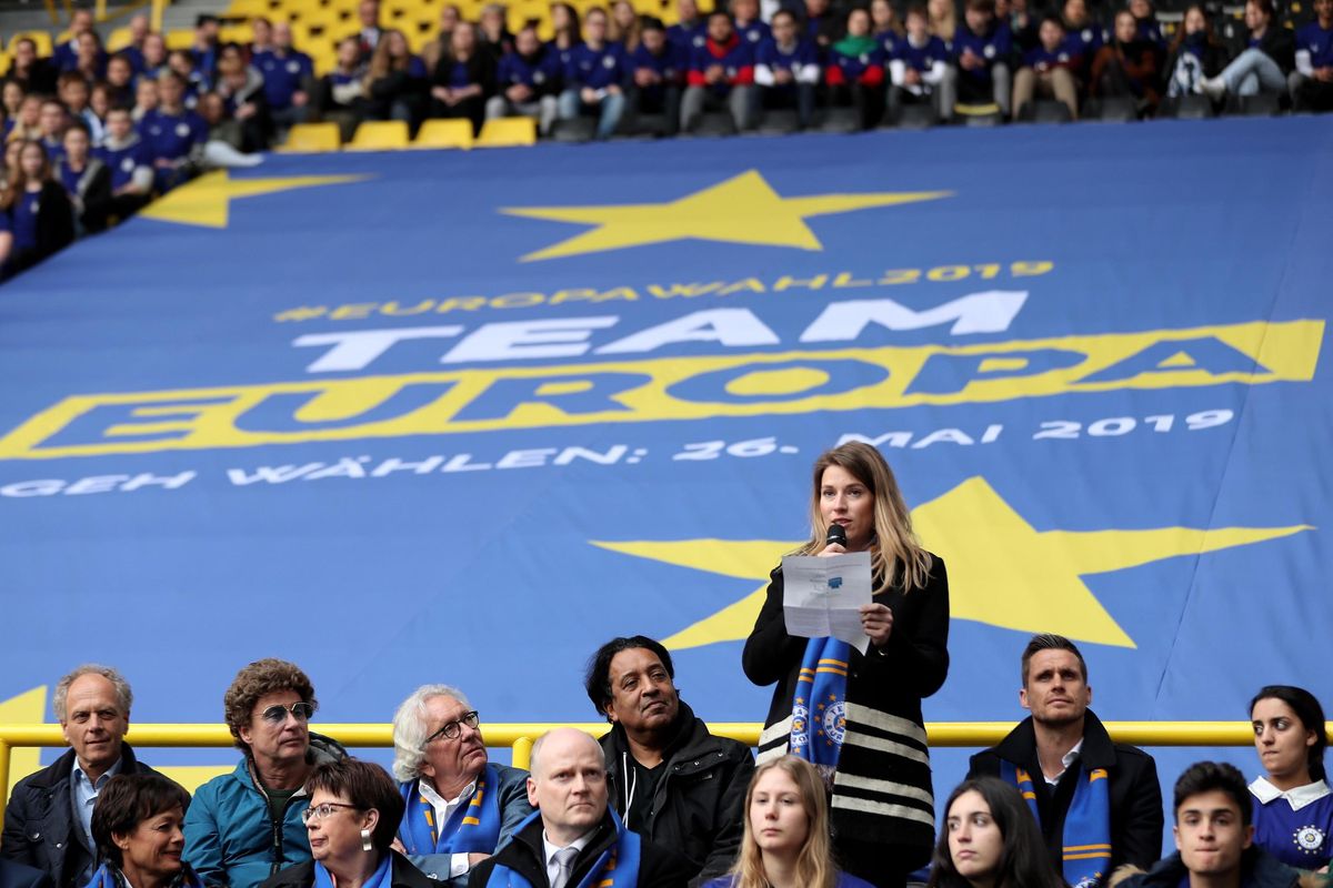 L’Ue consegna ai media il breviario per fare propaganda filo europeista