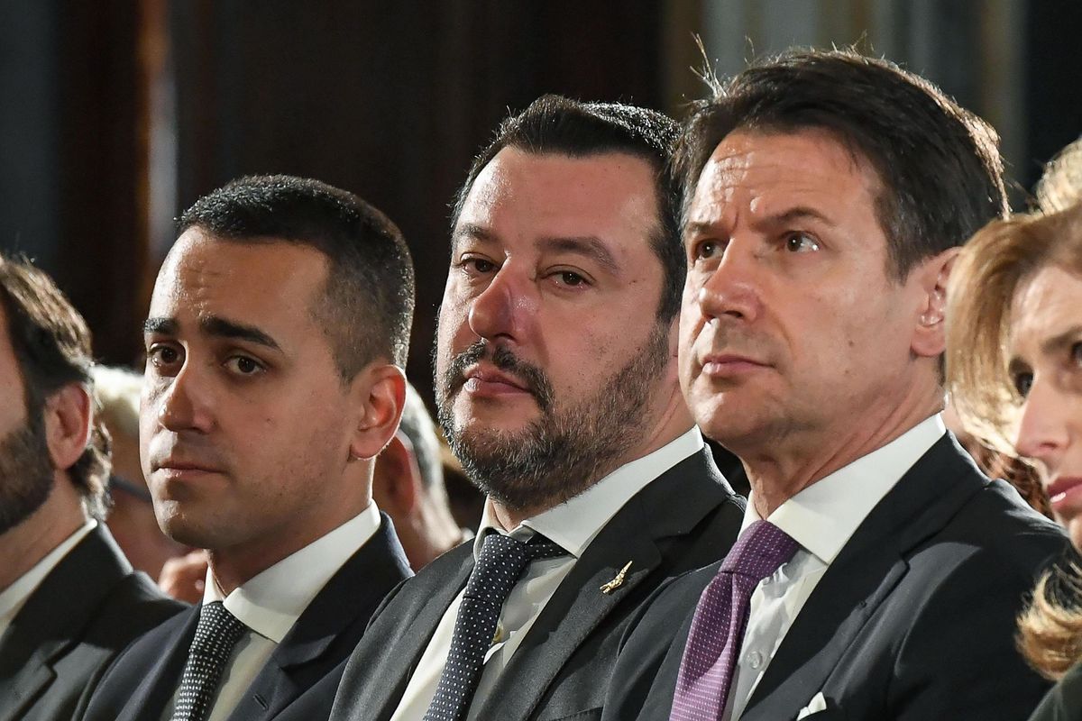 Le balle dei giornaloni che fanno il tifo per la crisi
