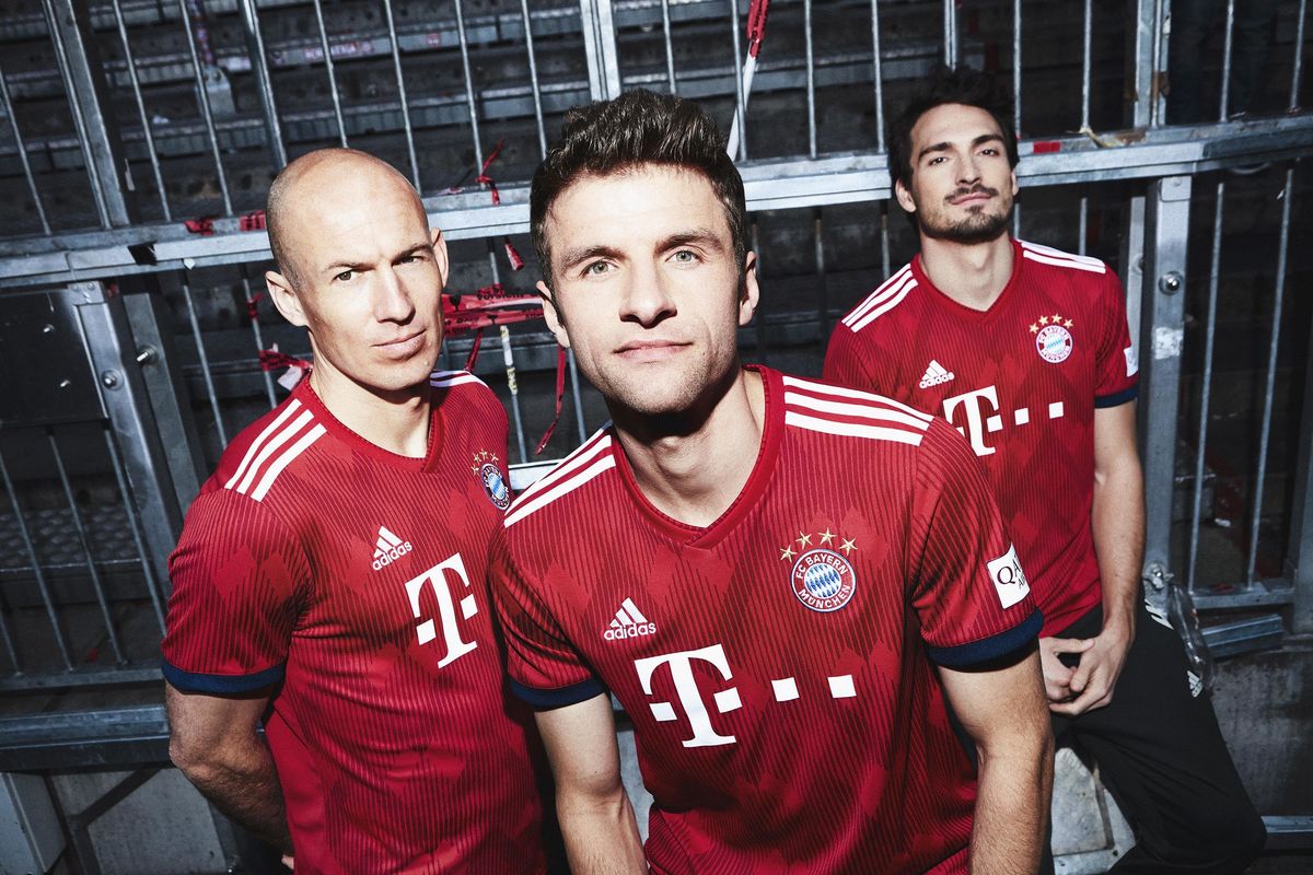 Bayern demolish Dortmund to retake Bundesliga; Hazard moves Chelsea into PL top three