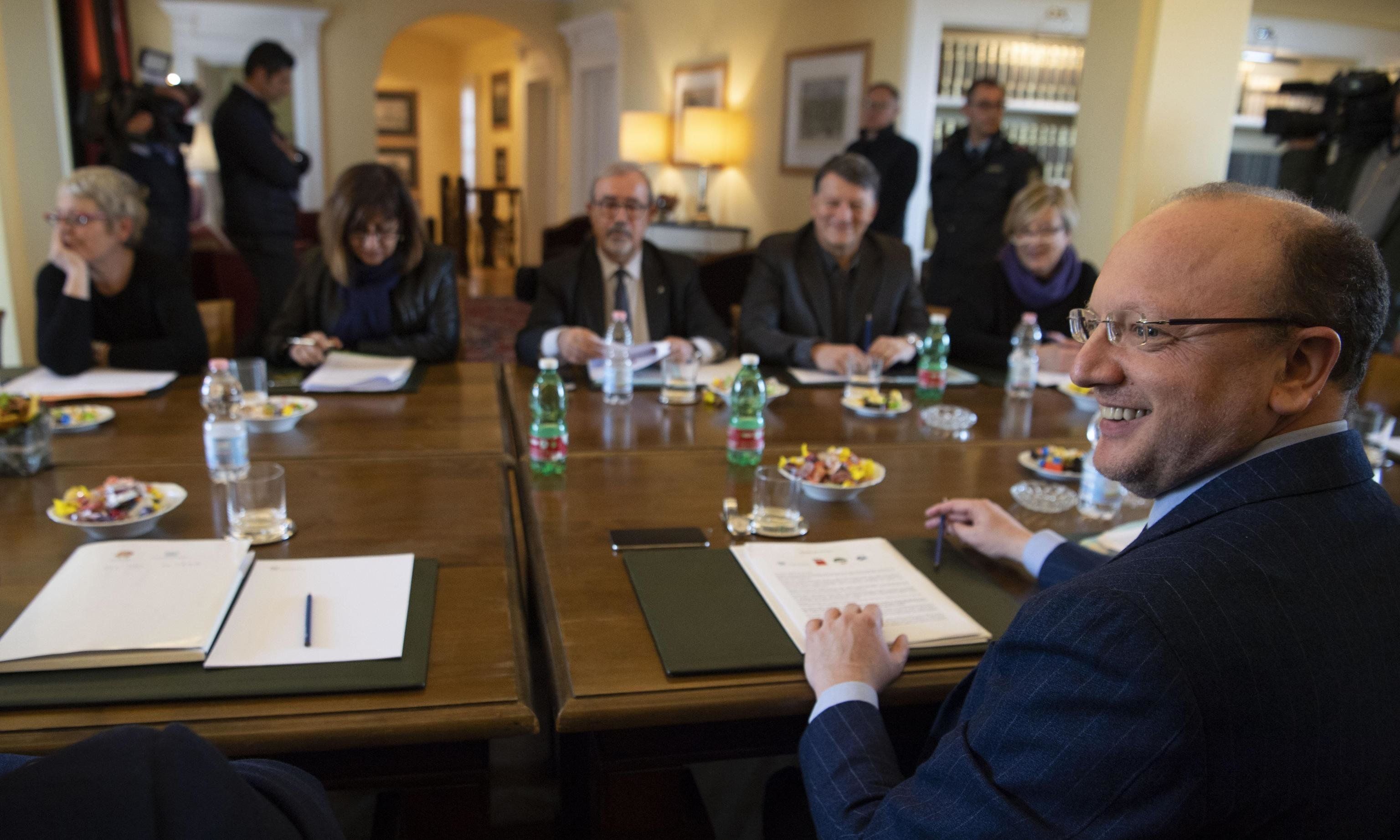 Sindacati e Boccia lanciano l’eurodelirio. Cedere tutte le leve agli Stati Uniti dell’Ue