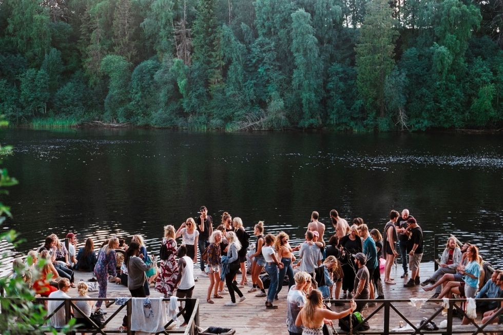 155 Songs You Have To Add To Your 'Lake Days' Playlist This Summer