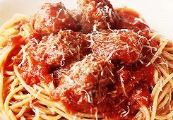 I maniaci del senza. Niente zucchero, lattosio, glutine, Ogm... Niente cibo! Urge un piatto di buon senso