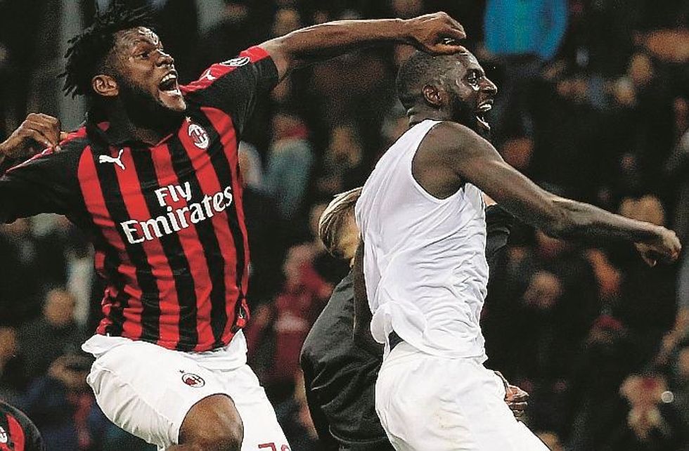 Dai neri Kessié e Bakayoko
un gesto idiota e infantile. Ora chi li fischia è razzista?