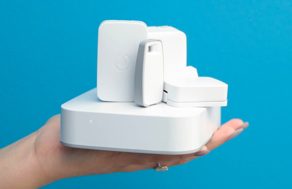 Product image of the Samsung SmartThings device family
