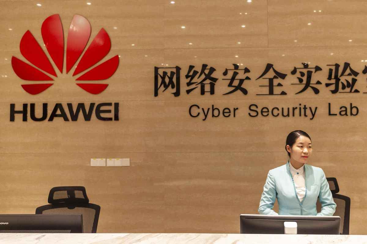 Huawei cambia strategia sul 5G: allearsi con Apple per fare la pace