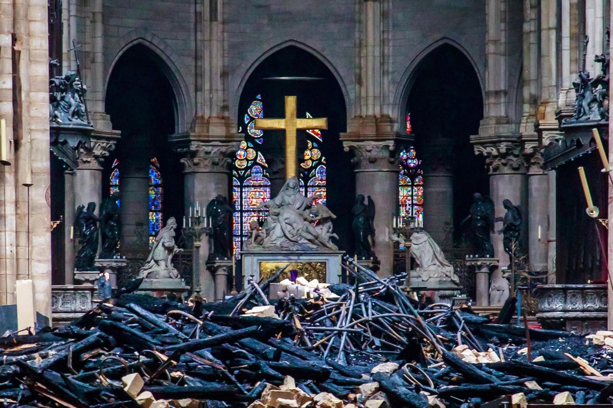 Notre Dame, dopo il fuoco l’oltraggio degli ipocriti