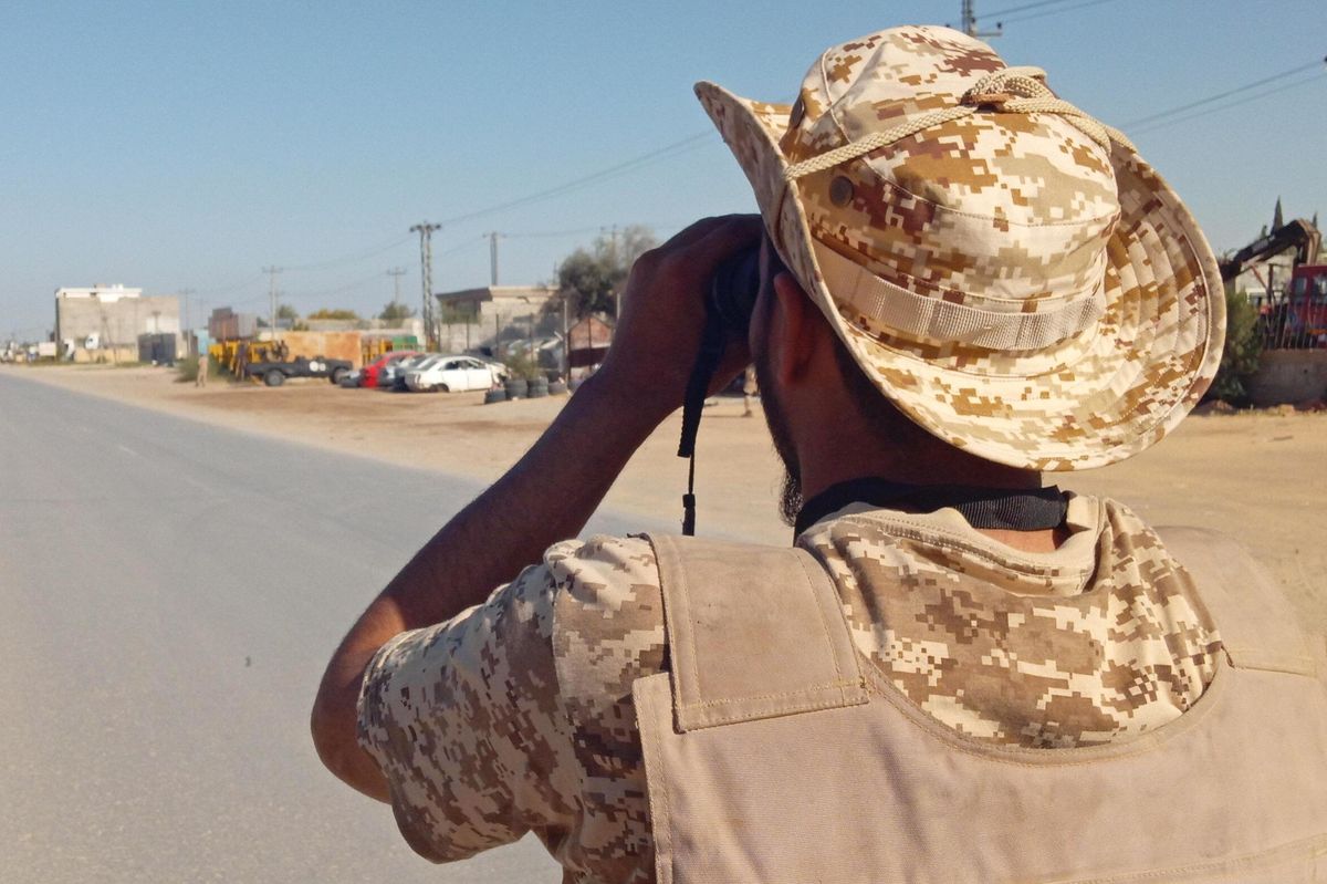 Parigi sigilla i confini: «Ora pericolo Isis». Peccato che la causa siano i suoi traffici