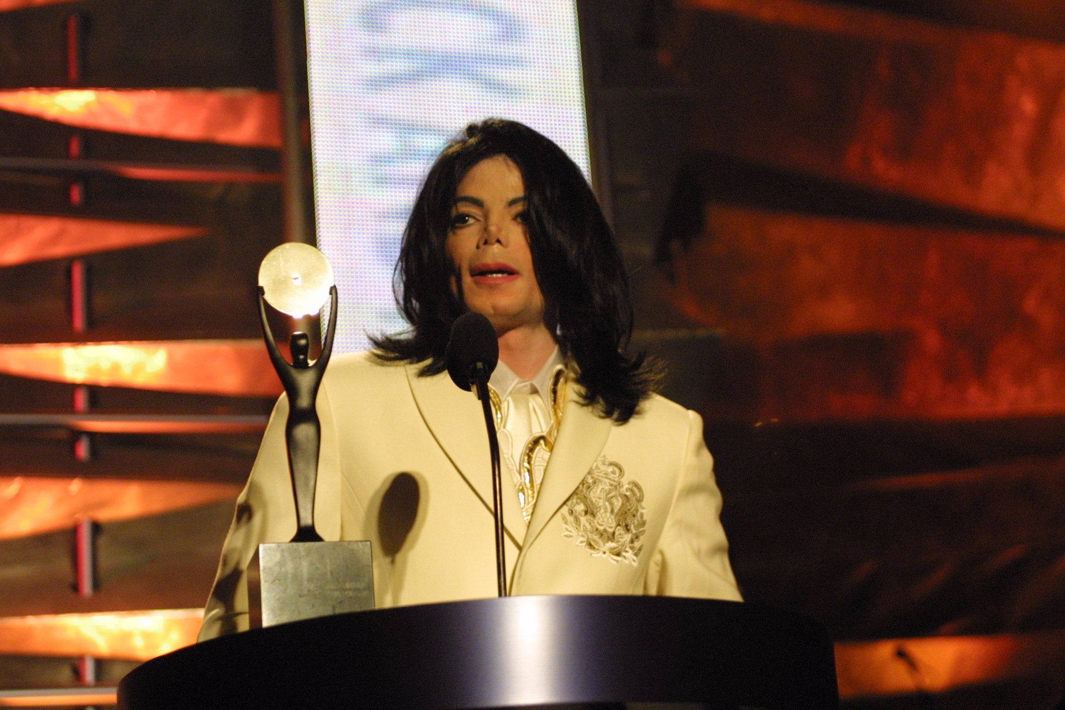 Michael Jackson To Remain In Rock And Roll Of Fame - PAPER