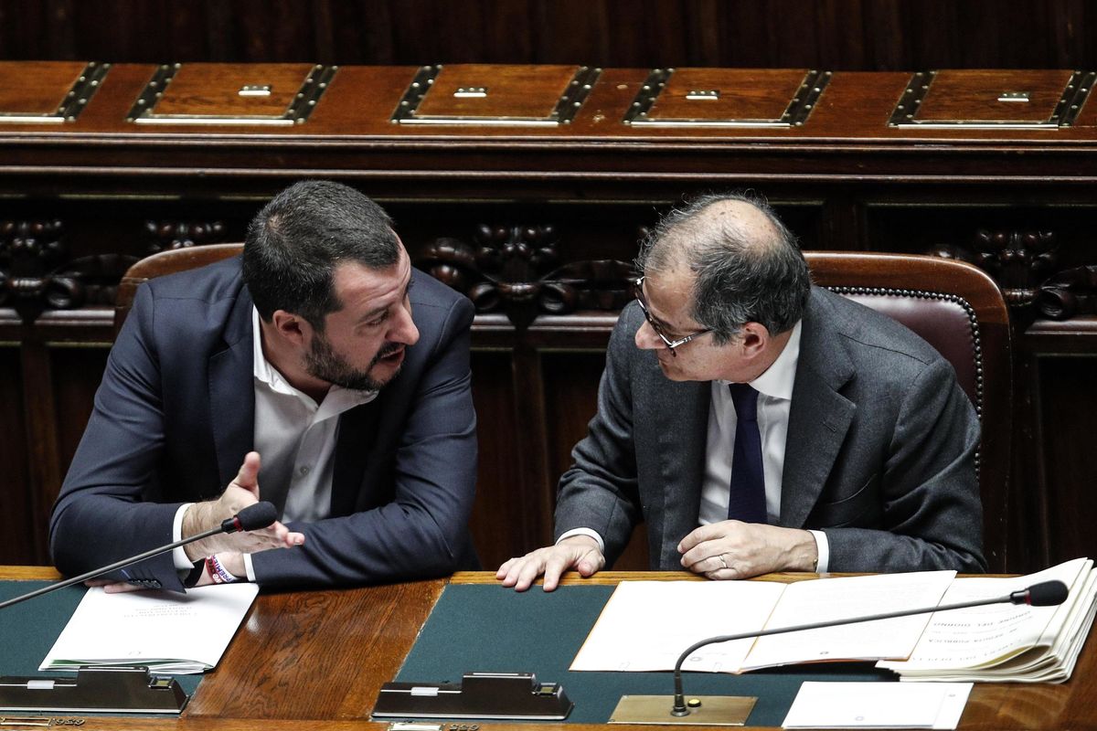 Salvini striglia Tria sugli sbancati: «Firmi il decreto, non aspetti l’Ue»