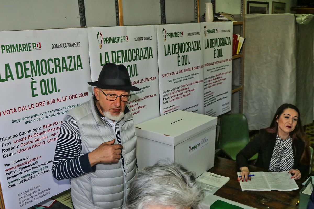 Babbo Renzi di nuovo indagato per «lobbismo» a Palazzo Chigi