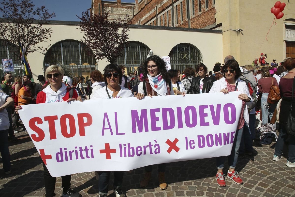 Mettono il bavaglio su vita e famiglia