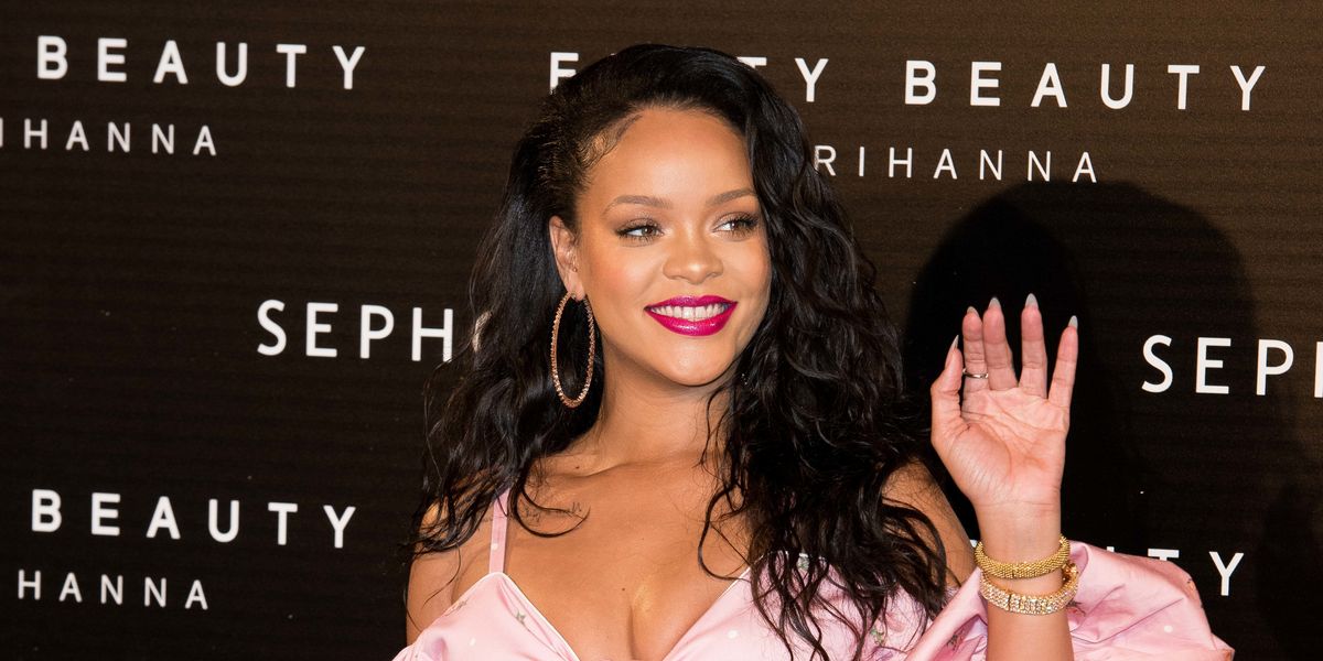 Drunk Man Steals Food From Rihanna, Pays the Price