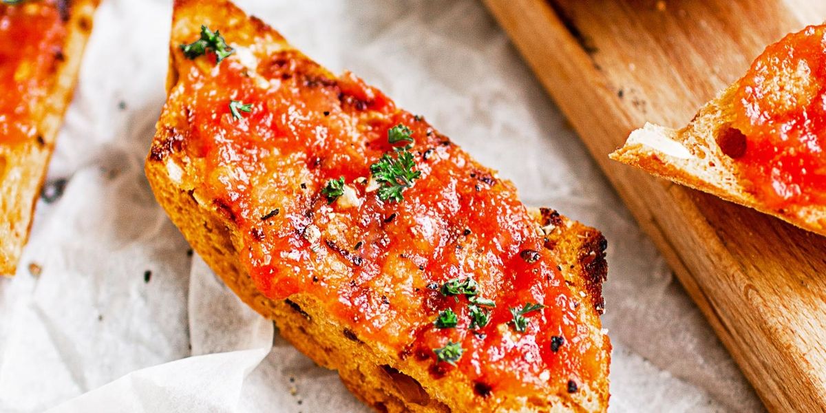 pan-con-tomate-spanish-style-grilled-bread-with-tomato-eten-en