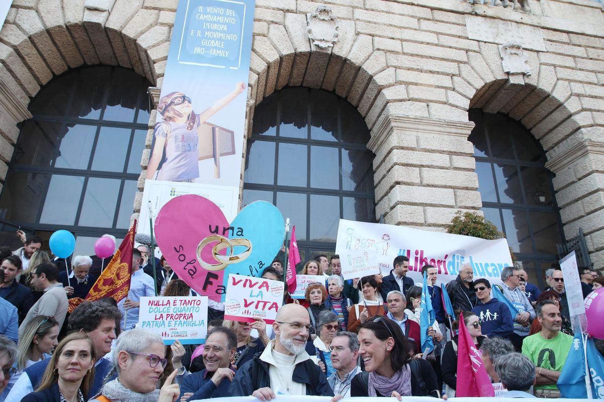Organizzatori Wcf Verona: «Finalmente Di Maio comincia a capire. Ora governo compatto per misure su famiglia»
