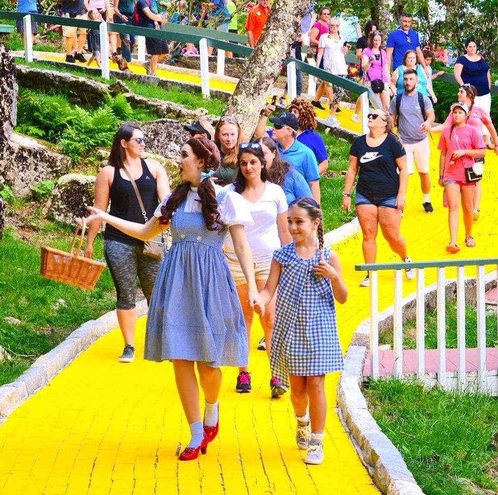Wizard of Oz' theme park celebrates 30th anniversary with limited reopening  dates this fall