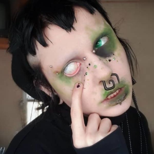 This Goth Uses Dead Bugs to Create Extreme Beauty Looks