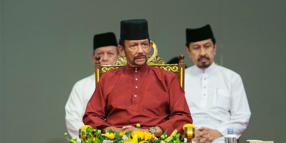 Brunei Introduces Death by Stoning for Gay Sex