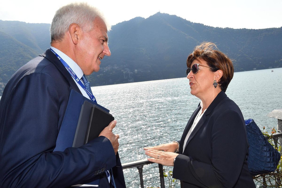 Il ministro Trenta tradita dai generali. E Leonardo affossa Piaggio