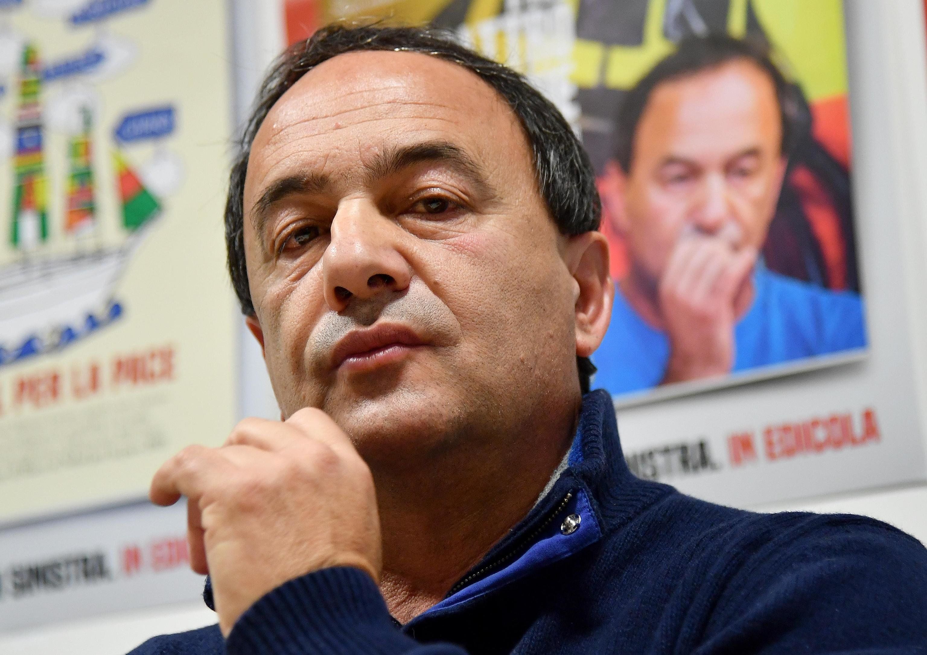 Mimmo Lucano può tornare a Riace. Ma è ancora presto per farlo santo