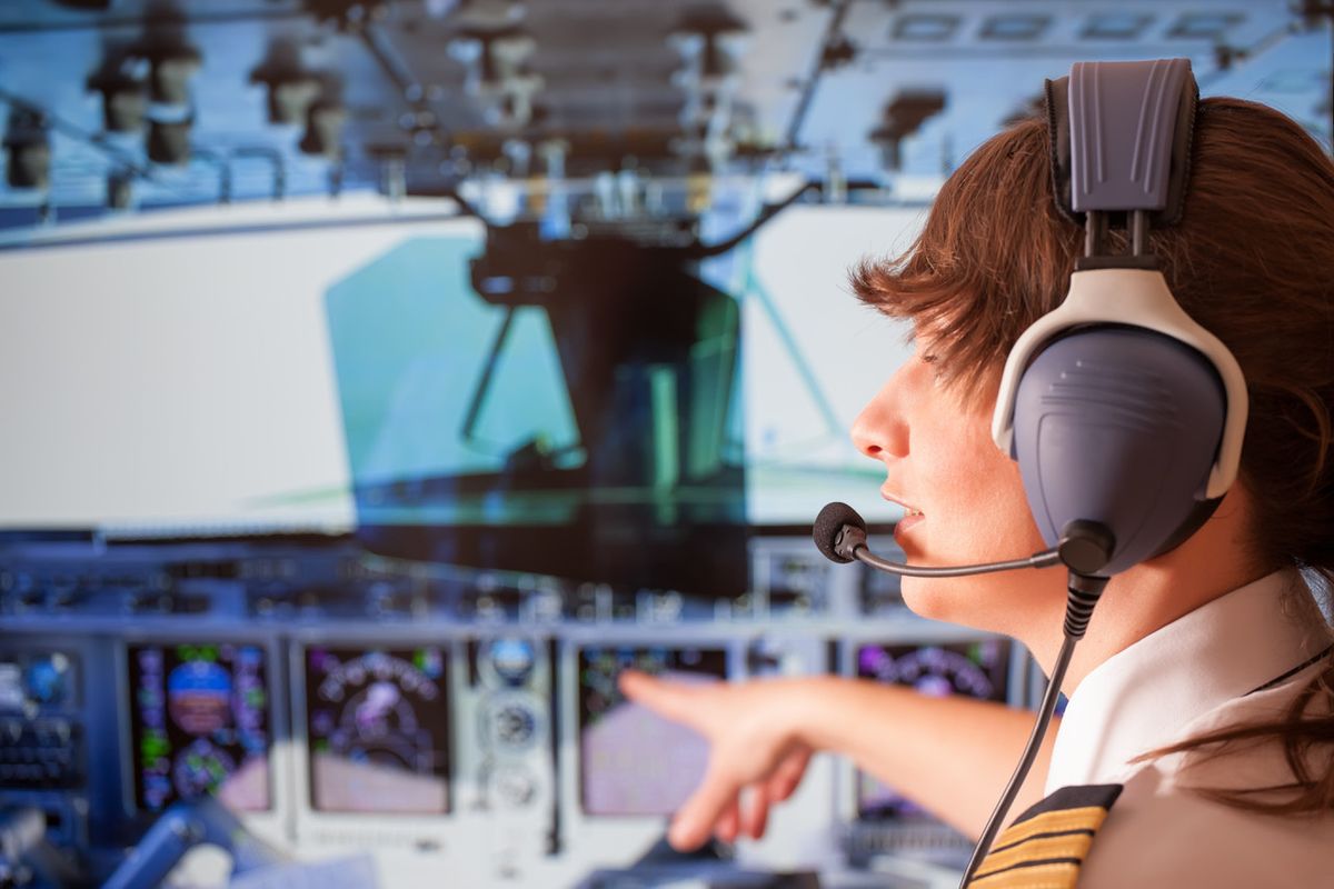 Giovani piloti al comando degli aerei dopo poche centinaia di ore di volo