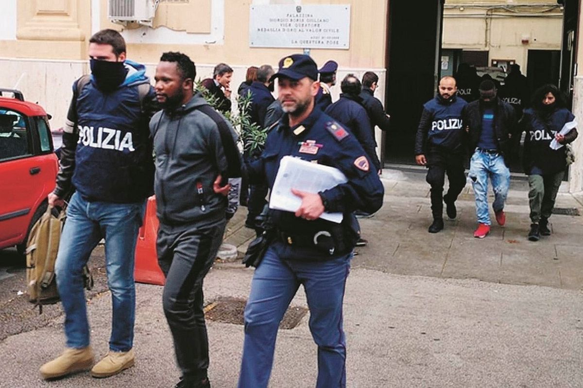 La mafia nigeriana si è presa pure la Sicilia