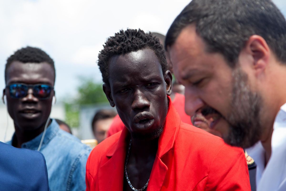 Il giudice decide: prima gli immigrati