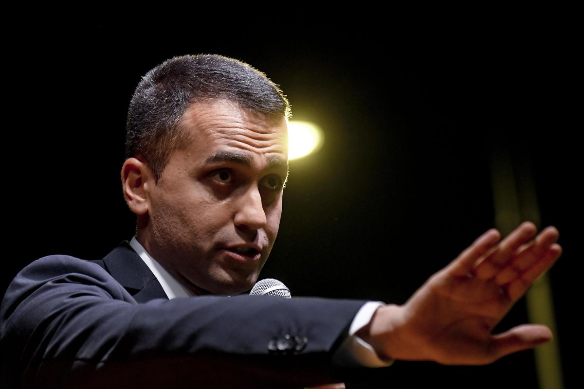 I 5 stelle giocano tutto su Siri per risalire la china