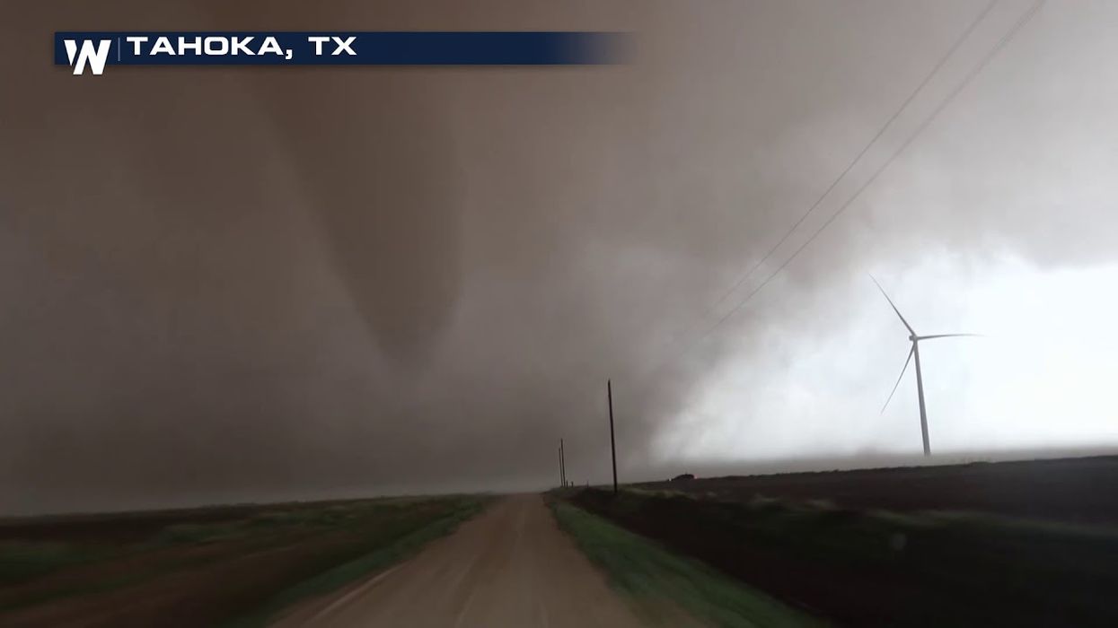 See stunning time-lapse video of tornado forming in Texas