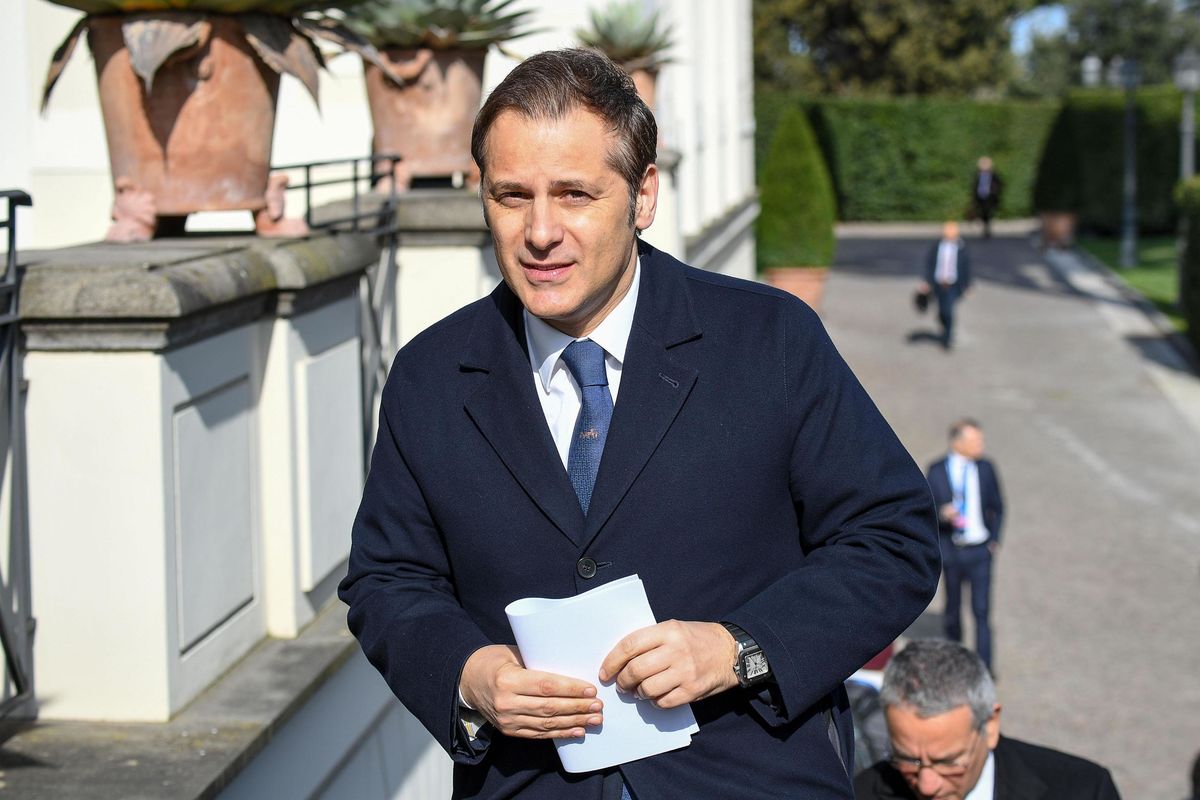 I pm torchiano Arata per tre ore. Oggi potrebbe essere il turno di Siri