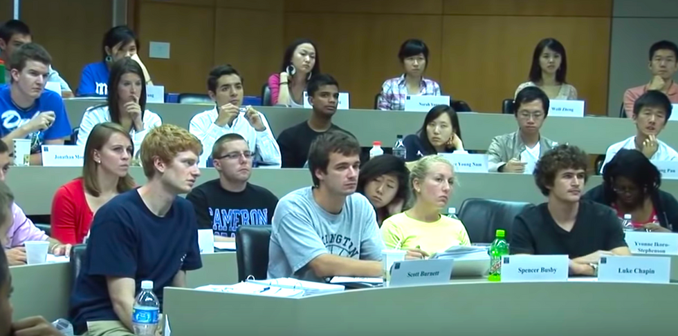 7 Self-Conscious Thoughts That Race Through My Mind When Sitting In My College English Class