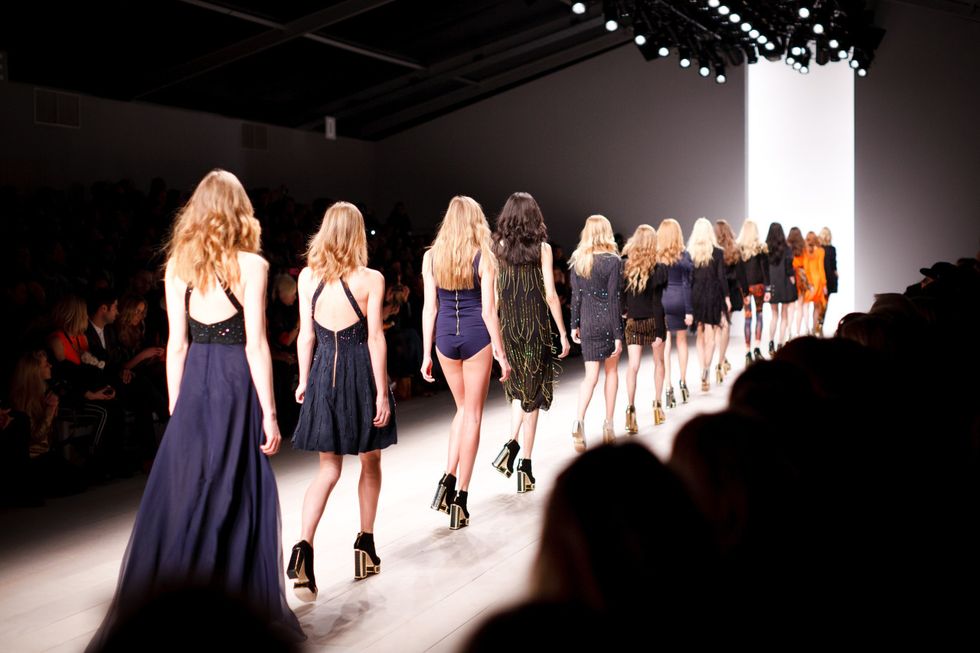 https://www.everypixel.com/search?q=fashion%2Bshow&stocks_type=free&page=1&image_id=8326160957930893115