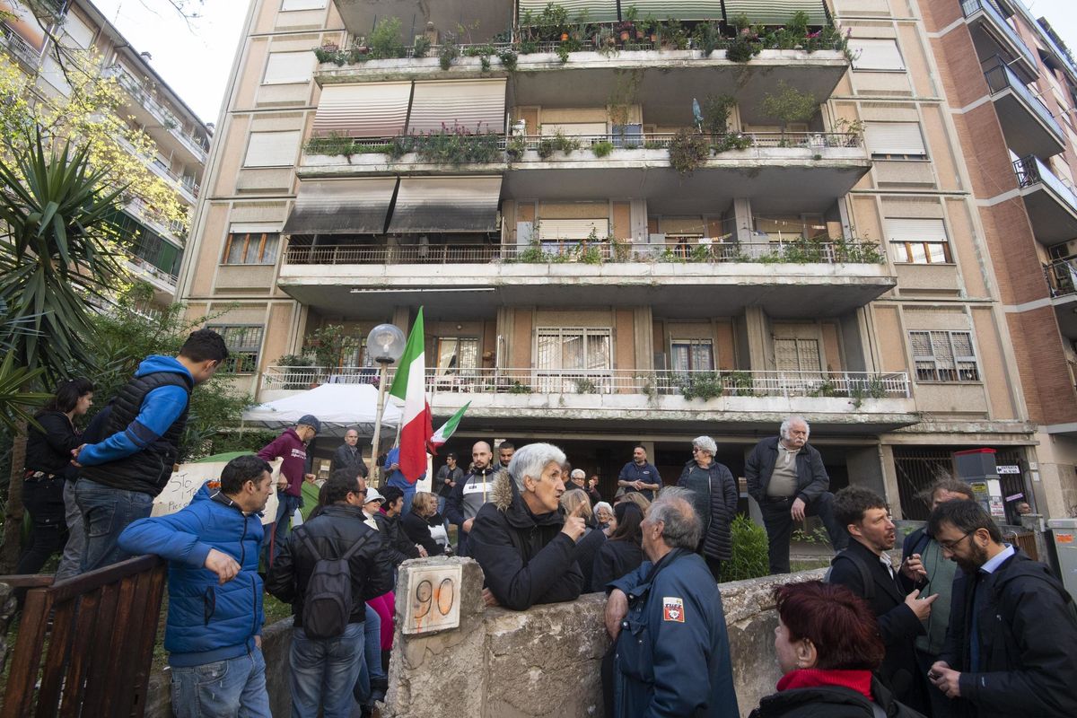 Alla sinistra non far sapere che ci sono rom nel quartiere