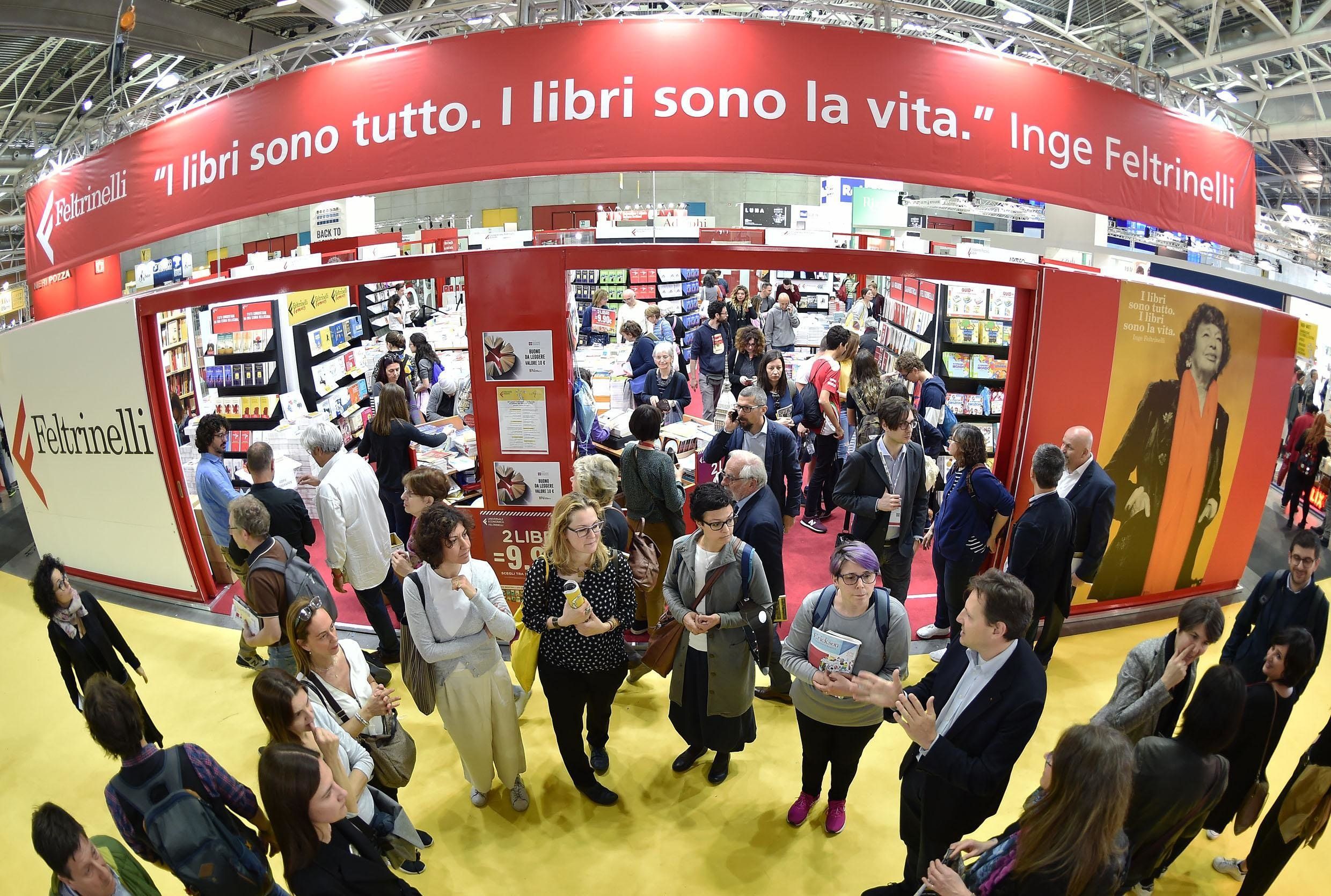 A rinnegare la democrazia sono proprio i libri dei «buoni»