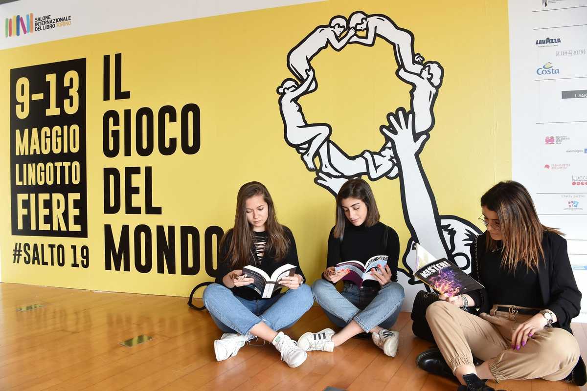 Quelli che
esultano per la censura e piangono su Radio radicale