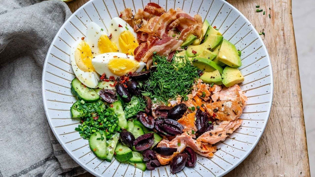 Seared Salmon Avocado Salad