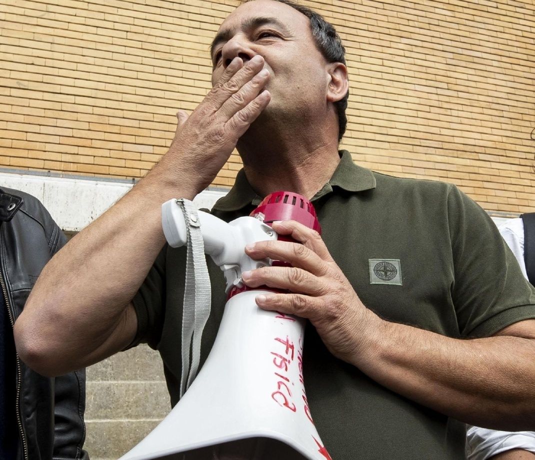 Lucano alla Sapienza lancia l’onda rossa. I suoi incitano all’odio