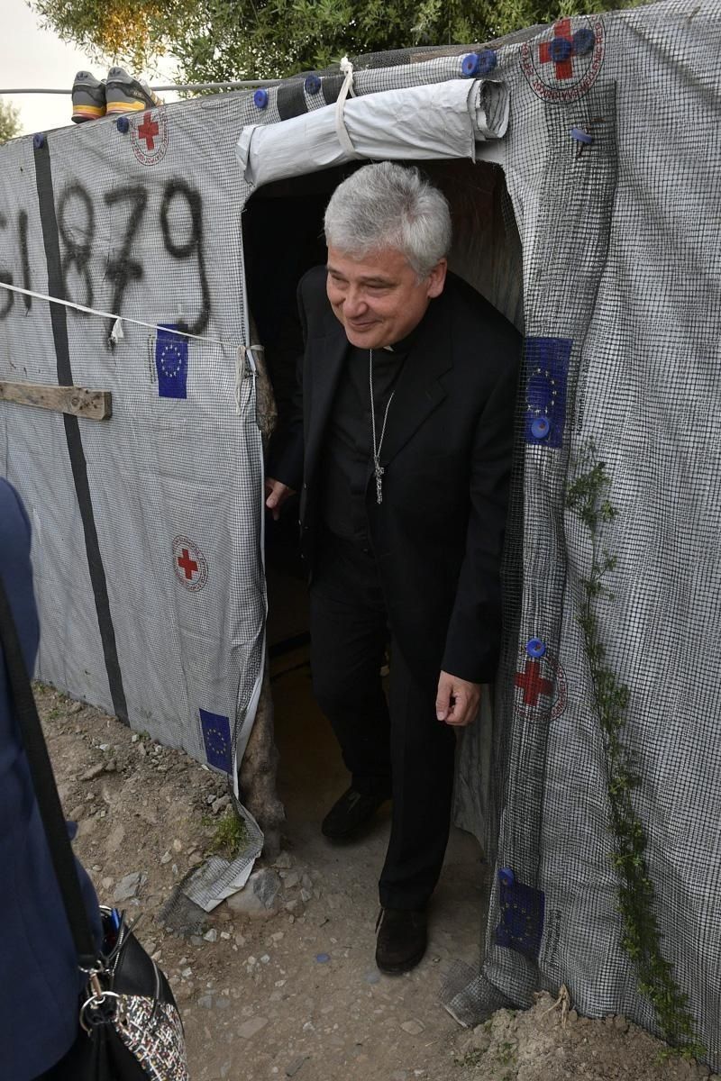 La Chiesa aiuta gli stranieri abusivi ma poi sfratta le famiglie italiane