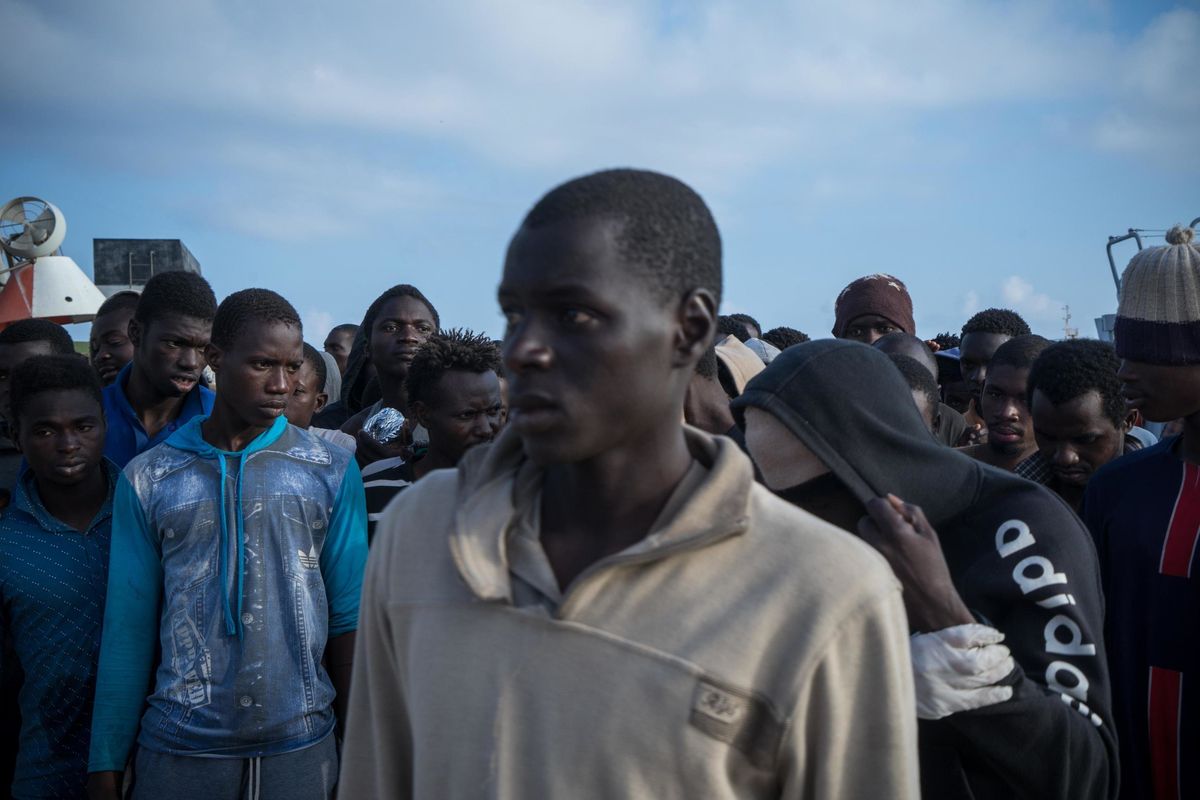 Giudici scatenati: dobbiamo tenerci gli immigrati
anche se sono una minaccia