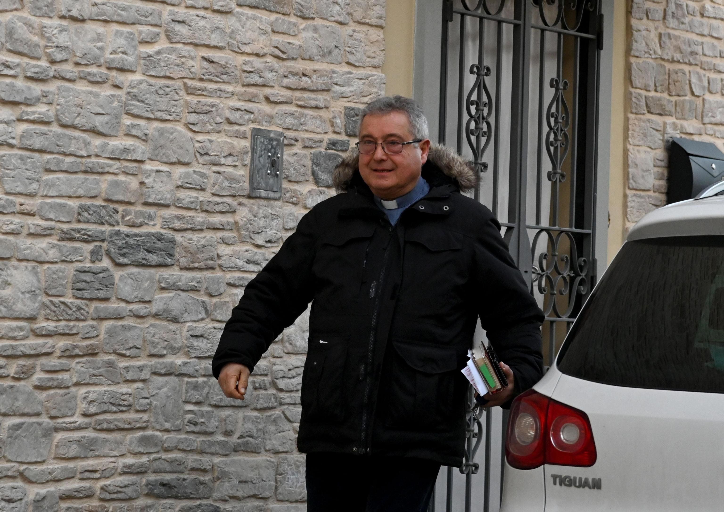 Papa Bergoglio nomina il parroco dei Renzi nuovo vescovo di Prato