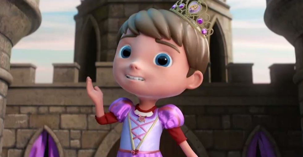 This toy ad features a boy playing dress-up as a queen, and people are loving it.