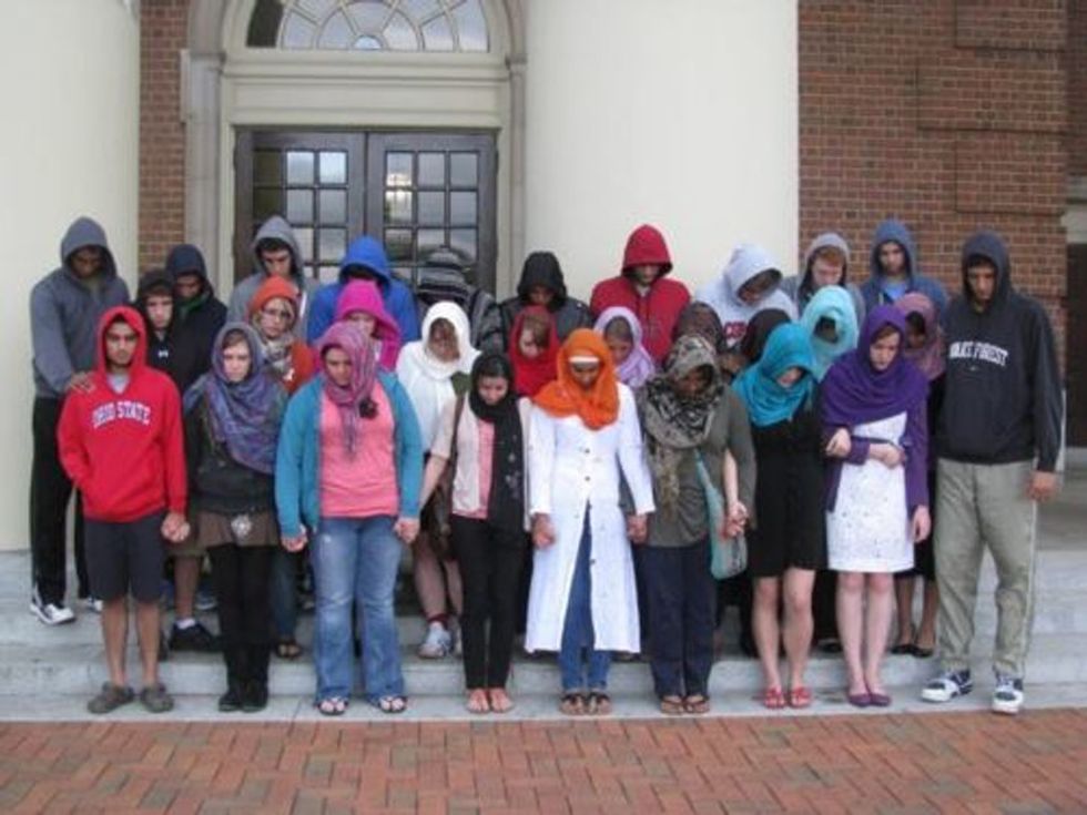 Best Cross-Cultural Protest Photo Since That Christians-In-Egypt Thing