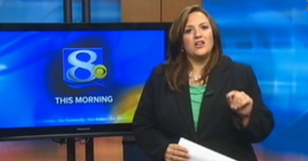 Bully Calls News Anchor Fat, News Anchor Destroys Him On Live TV