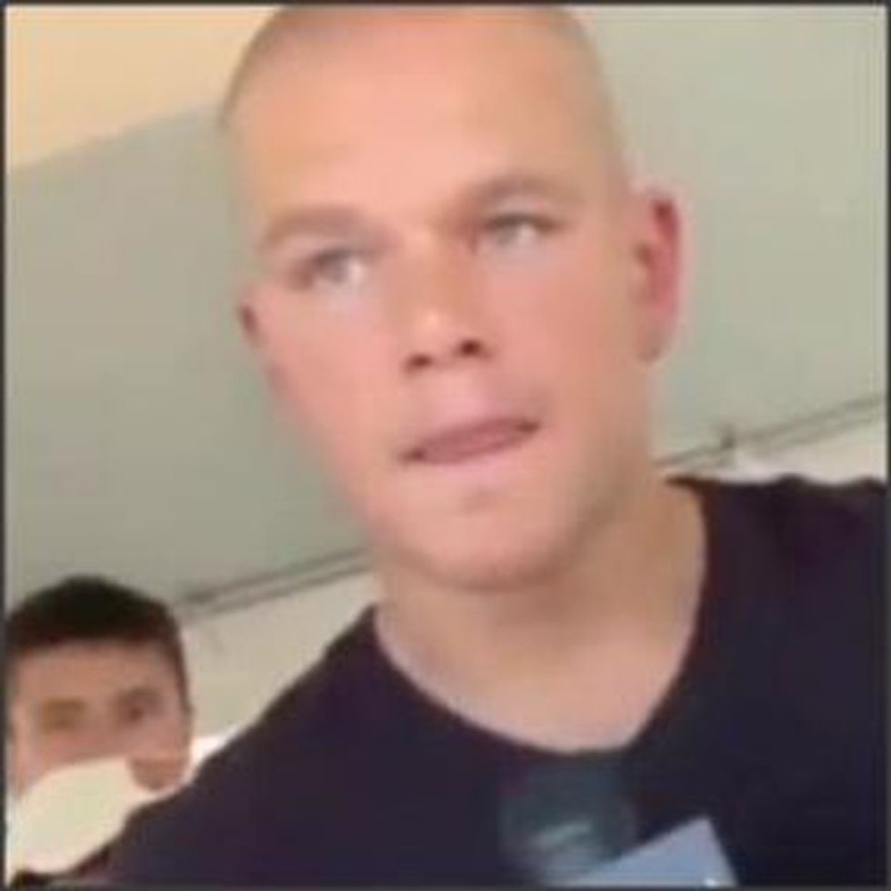 When Intelligence Attacks: Watch A Well-Informed Movie Star Dismantle An Ignorant Blogger